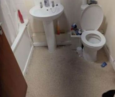 Room in a Shared Flat, Horatio Place, E14 - Photo 4