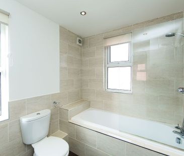 Estcourt Terrace, Headingley, Leeds - Photo 1