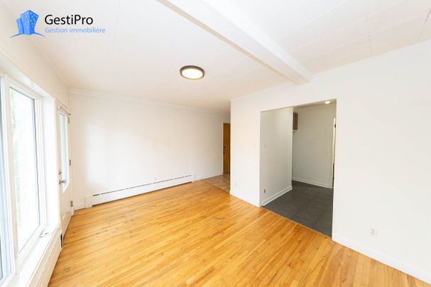 1370 Frontenac - Photo 1