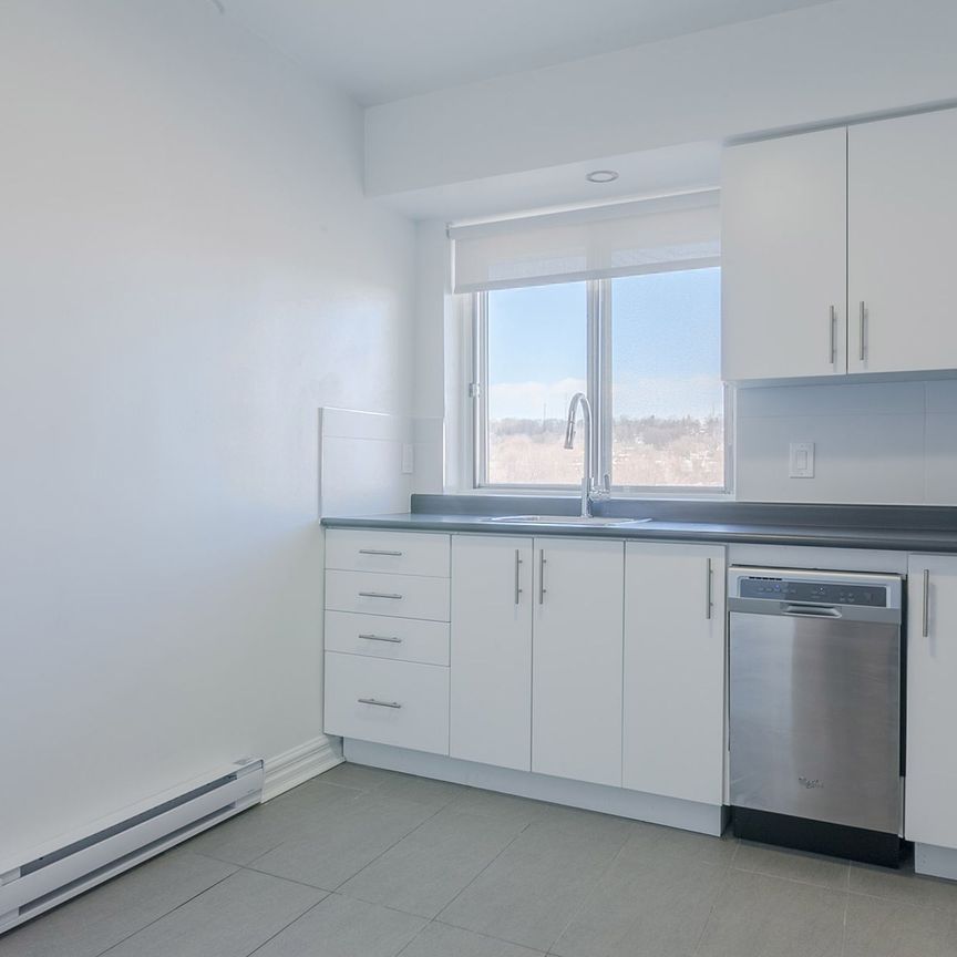 4555 Bonavista Avenue - Photo 1