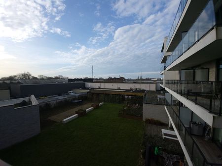 Centraal gelegen, instapklaar appartement met 2 slaapkamers - Photo 5