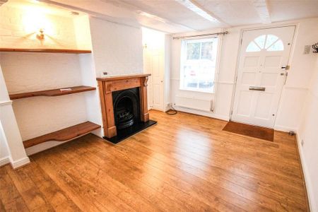 2 bedroom terraced house to rent - Photo 2