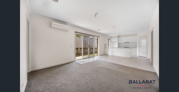 Well Presented Two Bedroom, Two Bathroom Unit in Ballarat North - Photo 1