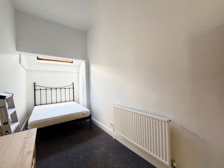 Holloway Road, London, N19 - Photo 3