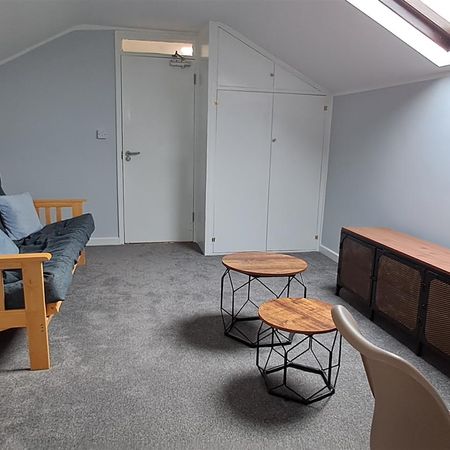 1 bed flat to rent in Bushey Grove Road, Bushey, WD23 - Photo 4