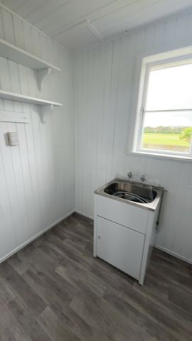 Easy, low-maintenance living in a handy location - Photo 3
