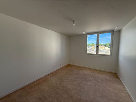 Location Appartement 4 pièces 82m² - Photo 2