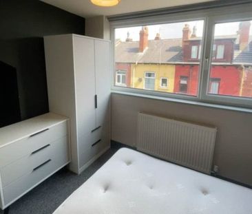 Spring Grove Walk (room 4), Headingley, Leeds - Photo 2