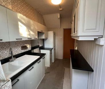 Charlecote Road Dagenham, RM8 - Photo 3