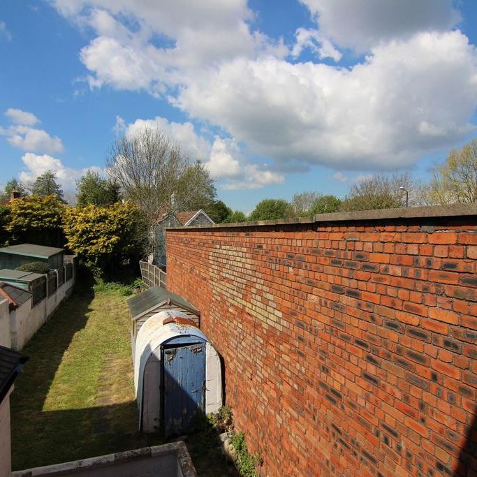 2 bedroom terraced house to rent - Photo 1