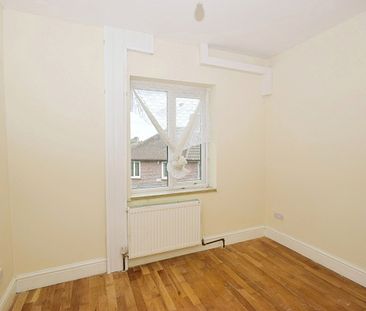 4 bedroom semi-detached house to rent - Photo 3