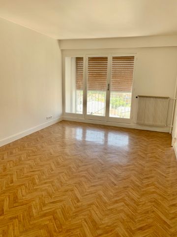 Location Appartement 1 pièce 36m² - Photo 2