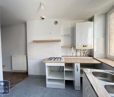 Location Appartement 3 pièces 69m² ST ETIENNE 42000 - Photo 3