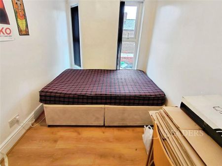 6 bedroom terraced house to rent - Photo 5