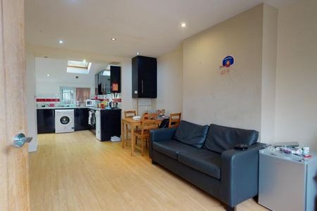 Langdale Gardens, - Photo 3