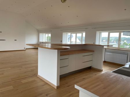 Location Appartement 4 pièces 163m² - Photo 2