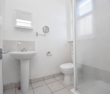 1 bedroom in a house share to rent - Photo 6
