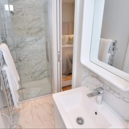 ONE BEDROOM FLAT MAYFAIR - Photo 3