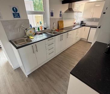1 bedroom in a house share to rent - Photo 3