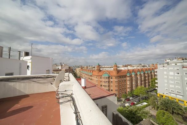 Carrer dAlbacete, Valencia, Valencian Community 46007 - Photo 1