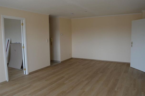 TE HUUR: Gunstig gelegen appartement met 2 slaapkamers te Munsterbilzen! - Photo 1