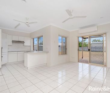 3 Bedroom House in Kirwan available now!! - Photo 4