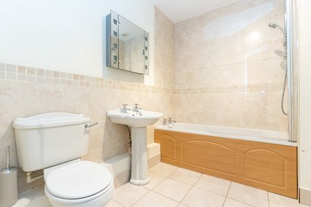 The Ailesbury, Donnybrook Castle, Donnybrook, Dublin 4, D04 HY07 - Photo 2