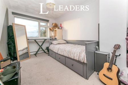 3 bedroom terraced house to rent - Photo 3