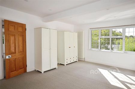 2 bedroom semi-detached house to rent - Photo 4