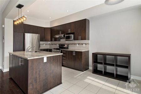 For Lease - 428 ARNCLIFFE Avenue, Kanata, Ontario - Photo 4
