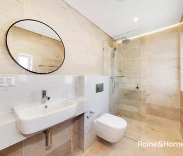 Studio with 1 bedroom & 1 bathroom - Photo 3