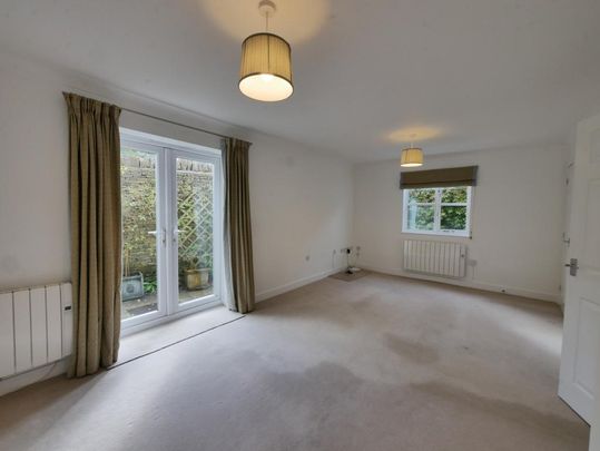 2 bedroom end of terrace house to rent - Photo 1