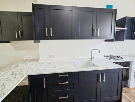 4 bedroom apartment to rent - Photo 4