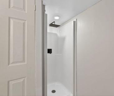 For Lease - 219 Nathan Crescent, Barrie, Ontario - Photo 6