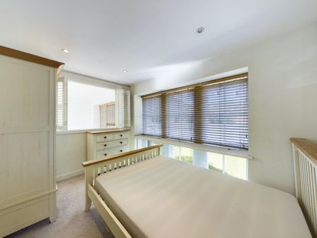 3 bedroom apartment to rent - Photo 2