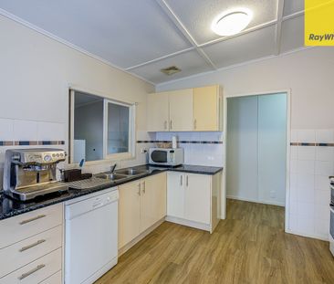 33 Donegal Street, Kuraby QLD 4112 - House For Rent | Domain - Photo 3