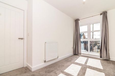 3 Bed Semi-Detached House, Holland Street, M40 - Photo 5