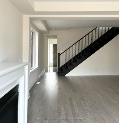 Detached Home For Lease | X8123398 - Photo 1