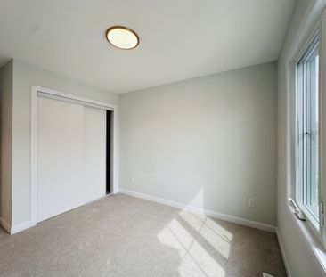 For Lease - 271 BANKSIDE Way, Barrhaven, Ontario - Photo 3