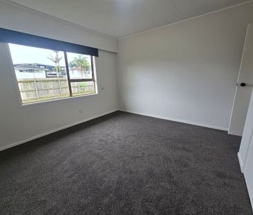 Freshly Renovated 3 Bedroom Home - Photo 2