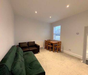 1 Bed Flat, Selby Road, E11 - Photo 1