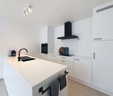 Modern nieuwbouwappartement met ruim terras in Oostakker - Photo 5