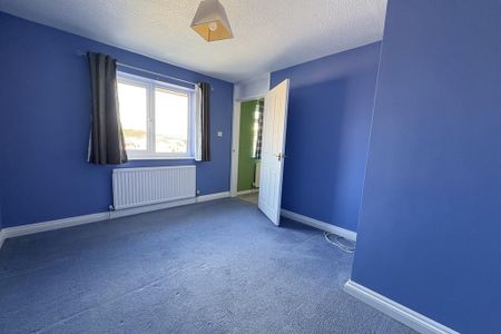 4 bedroom detached house to rent - Photo 2