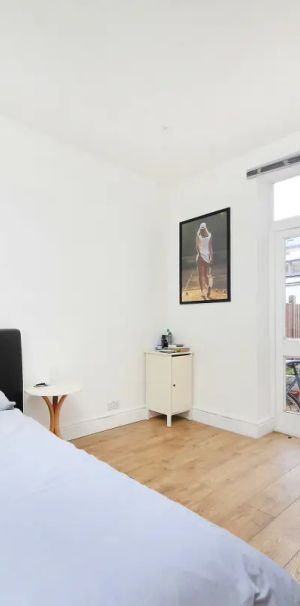 2 bedroom maisonette in London - Photo 1