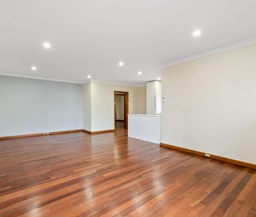 BEAUTIFULLY RENOVATED 2 BED UNIT - Photo 2