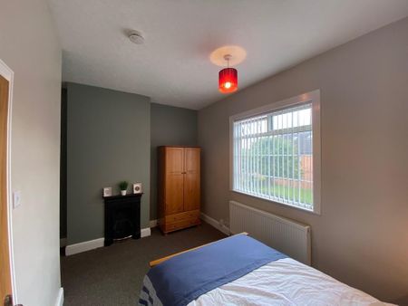 1 bedroom in a house share to rent - Photo 4