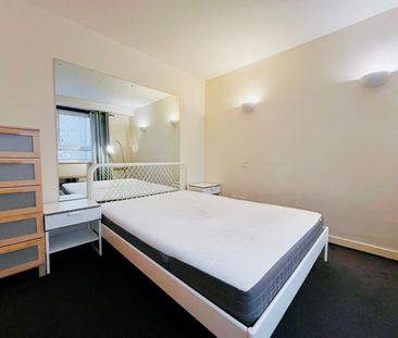 2 bedroom Flat To Let - Photo 5