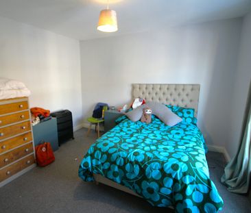 End of terrace house to rent on - Photo 3