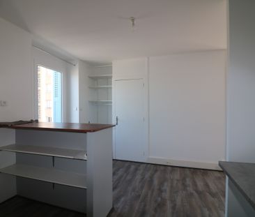 Location Appartement 2 pièces 54m² ST CHAMOND 42400 - Photo 2