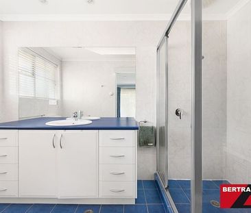 Charming Home to make yours! - Photo 1